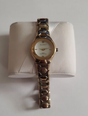 Alloncci Quartz Water Resistant Wristwatch New Battery 8"